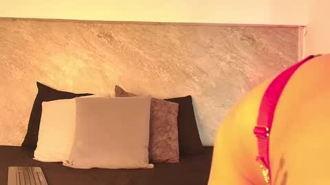 Taylor online show from October 2025 06:04:01 AM