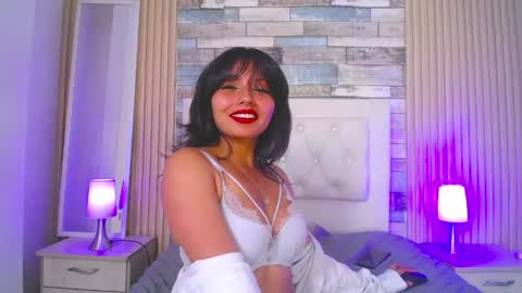 Snapshot of taylor_hs1 chatting on June 2026 02:06:02 PM Taylor online show from June 2026 02:06:02 PM
