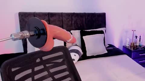 Taylor online show from December 2025 09:20:02 PM