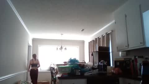 taylorslay online show from December 2025 05:28:02 PM