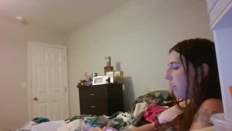 Snapshot of taylorslay chatting on April 2026 12:25:02 AM taylorslay online show from April 2026 12:25:02 AM