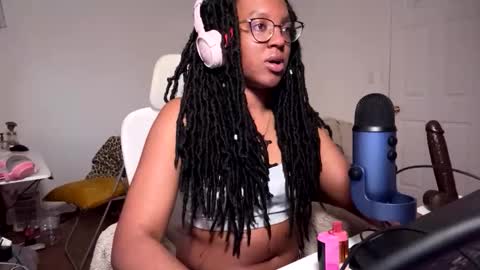 Snapshot of taylorsosweets chatting on May 2026 09:39:01 AM Taylor online show from May 2026 09:39:01 AM