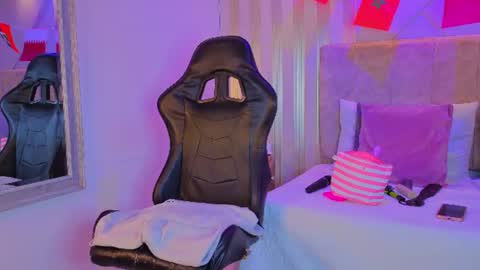 Snapshot of tayra_pradit chatting on June 2026 07:03:02 PM tayra online show from June 2026 07:03:02 PM
