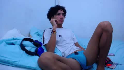 Snapshot of tayronx33 chatting on January 2025 02:51:02 PM Tayron online show from January 2025 02:51:02 PM