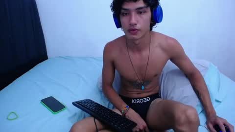 Snapshot of tayronx33 chatting on January 2025 02:12:02 AM Tayron online show from January 2025 02:12:02 AM