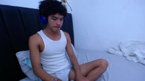 Snapshot of tayronx33 chatting on January 2025 11:18:02 PM Tayron online show from January 2025 11:18:02 PM