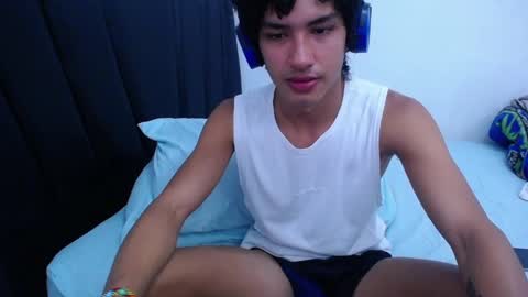 Snapshot of tayronx33 chatting on February 2025 12:29:01 AM Tayron online show from February 2025 12:29:01 AM