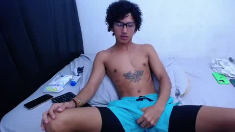 Snapshot of tayronx33 chatting on February 2025 08:10:01 PM Tayron online show from February 2025 08:10:01 PM