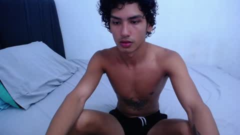 Snapshot of tayronx33 chatting on February 2025 12:21:01 AM Tayron online show from February 2025 12:21:01 AM