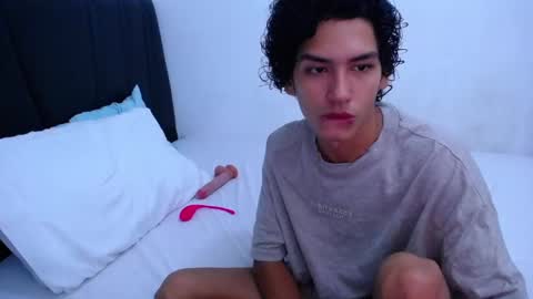 Snapshot of tayronx33 chatting on February 2025 10:18:02 PM Tayron online show from February 2025 10:18:02 PM