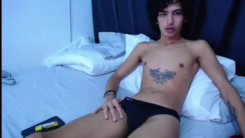 Snapshot of tayronx33 chatting on September 2025 05:40:02 PM Tayron online show from September 2025 05:40:02 PM