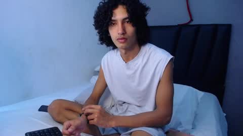 Tayron online show from January 2026 07:06:01 PM