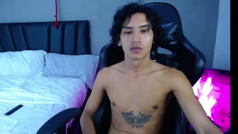 Snapshot of tayronx33 chatting on May 2026 06:01:01 PM Tayron online show from May 2026 06:01:01 PM