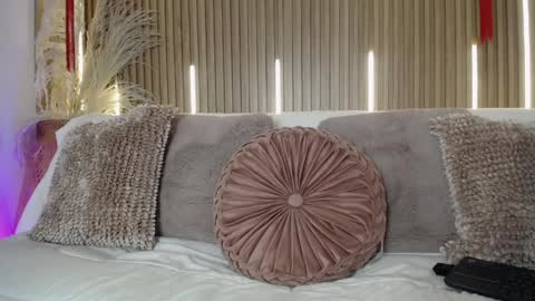 Sofia online show from April 2026 08:17:01 PM