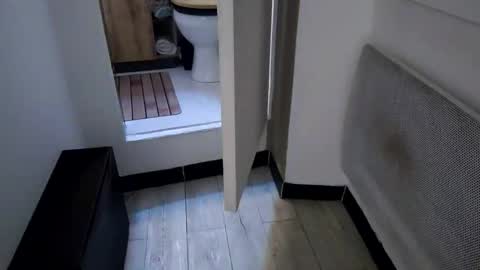 tchoop64 online show from February 2026 02:10:01 AM