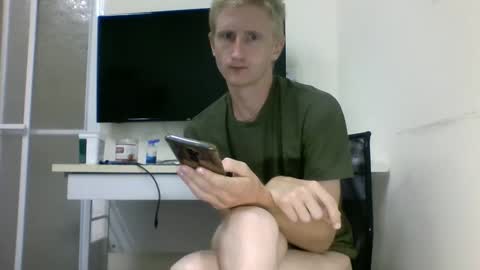Snapshot of tcute0 chatting on October 2025 08:42:01 PM tcute0 online show from October 2025 08:42:01 PM