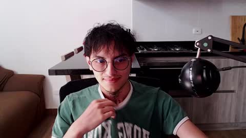 Teo independent model online show from April 2026 01:49:01 PM