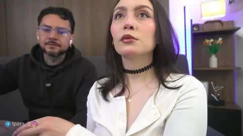 Snapshot of te_para_dos chatting on May 2026 04:26:01 PM Leo and Luna online show from May 2026 04:26:01 PM