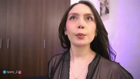 Snapshot of te_para_dos chatting on July 2026 05:11:01 PM Leo and Luna online show from July 2026 05:11:01 PM