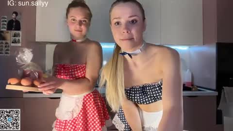 Snapshot of teasekiss chatting on April 2026 09:49:02 PM Sally and Sandy online show from April 2026 09:49:02 PM