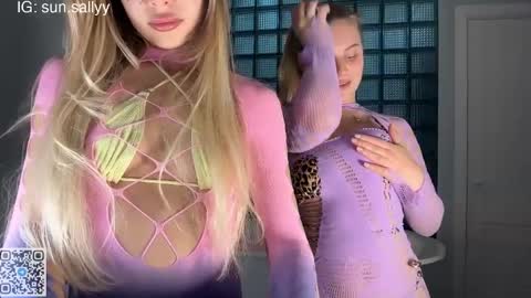 Snapshot of teasekiss chatting on April 2026 05:57:01 PM Sally and Sandy online show from April 2026 05:57:01 PM