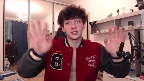 Teddy online show from December 2024 06:39:02 PM