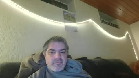 Peter online show from October 2025 03:58:02 AM