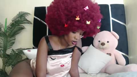 Snapshot of teelouh chatting on April 2026 07:03:02 AM Kittie online show from April 2026 07:03:02 AM