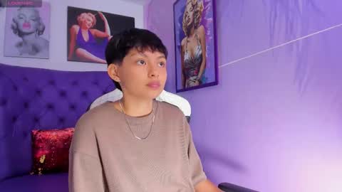 Stefani  online show from September 2025 12:16:02 PM