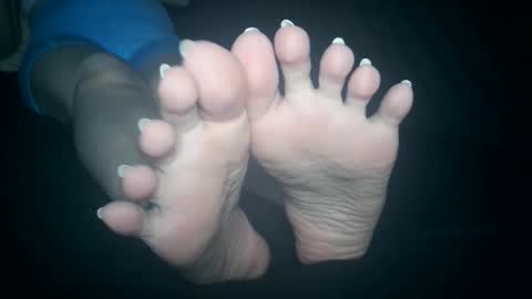 Viv West online show from October 2025 04:20:01 AM