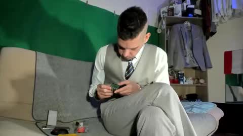 Virg Lszl online show from December 2025 06:26:01 PM