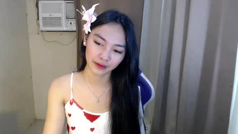 Snapshot of temptmebabyx chatting on July 2026 09:24:01 AM YOGIRL MAXINE online show from July 2026 09:24:01 AM