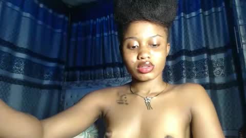 Snapshot of temptqueen chatting on June 2026 02:35:02 AM VELVET online show from June 2026 02:35:02 AM