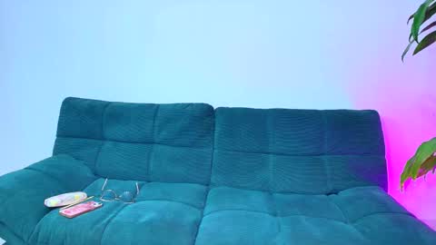 tender_dust online show from March 2025 09:46:02 PM