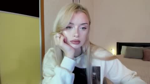 Alissa online show from October 2025 04:40:02 PM