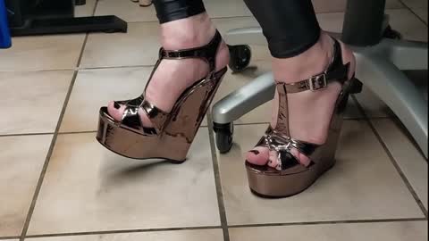 teninchheels online show from December 2024 07:28:01 PM