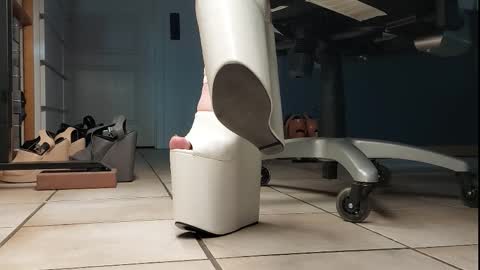 teninchheels online show from September 2025 06:40:01 PM