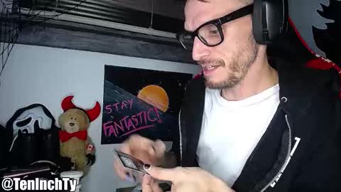 Snapshot of teninchty chatting on October 2025 04:09:02 AM Ty online show from October 2025 04:09:02 AM