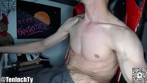 Snapshot of teninchty chatting on October 2025 05:00:02 AM Ty online show from October 2025 05:00:02 AM