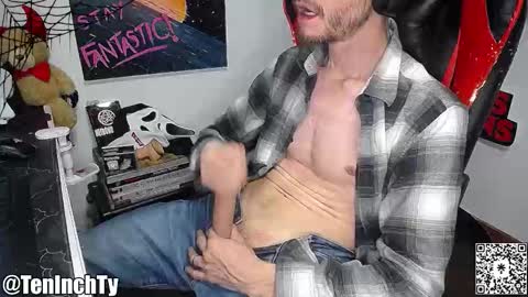 Snapshot of teninchty chatting on October 2025 05:14:02 PM Ty online show from October 2025 05:14:02 PM