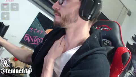 Snapshot of teninchty chatting on November 2025 04:18:01 AM Ty online show from November 2025 04:18:01 AM