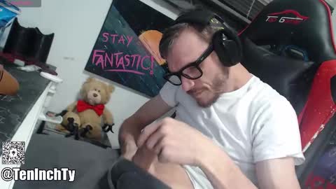 Snapshot of teninchty chatting on November 2025 06:45:01 PM Ty online show from November 2025 06:45:01 PM