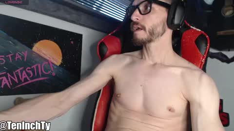 Snapshot of teninchty chatting on December 2025 05:07:01 PM Ty online show from December 2025 05:07:01 PM