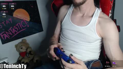 Snapshot of teninchty chatting on December 2025 04:44:02 AM Ty online show from December 2025 04:44:02 AM