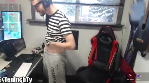 Snapshot of teninchty chatting on December 2025 04:47:02 PM Ty online show from December 2025 04:47:02 PM