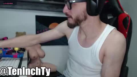 Snapshot of teninchty chatting on January 2026 03:54:02 AM Ty online show from January 2026 03:54:02 AM