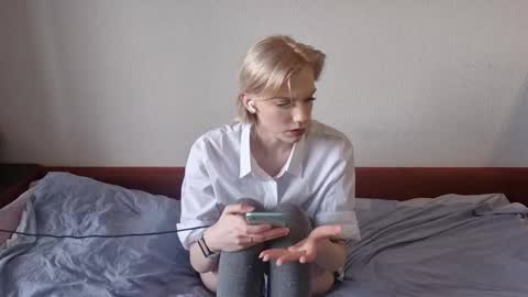 Anna online show from February 2026 07:51:01 AM