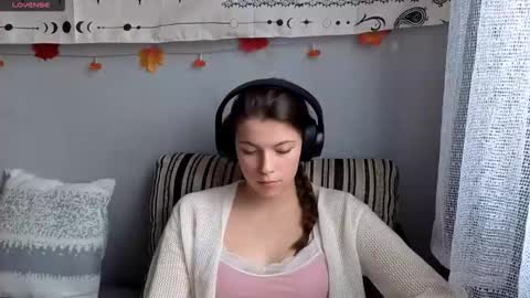 Anny Simpson online show from November 2025 07:10:01 AM