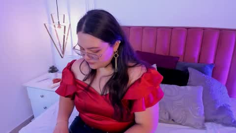 Snapshot of tessa_sinclaire chatting on October 2025 11:35:01 PM TERESA online show from October 2025 11:35:01 PM