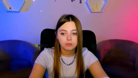 tessa_tea online show from November 2025 10:07:01 AM